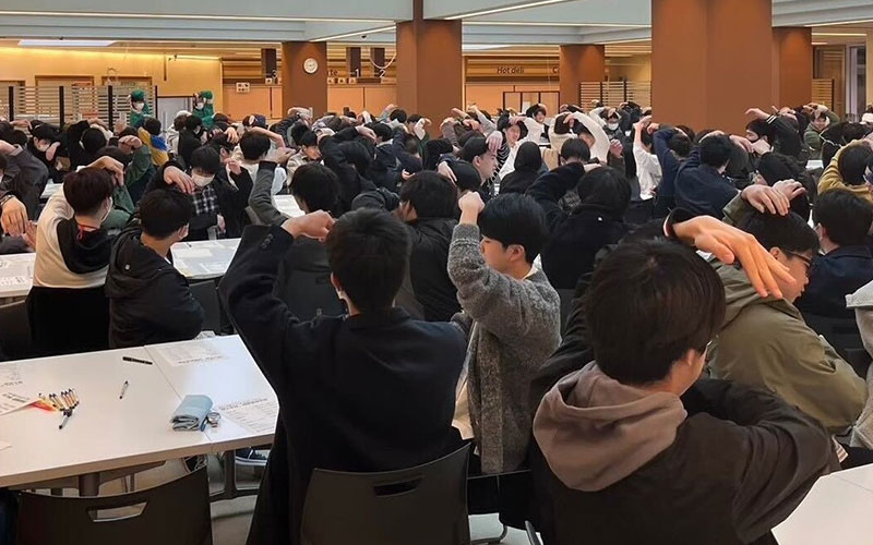 笑ってダチエル